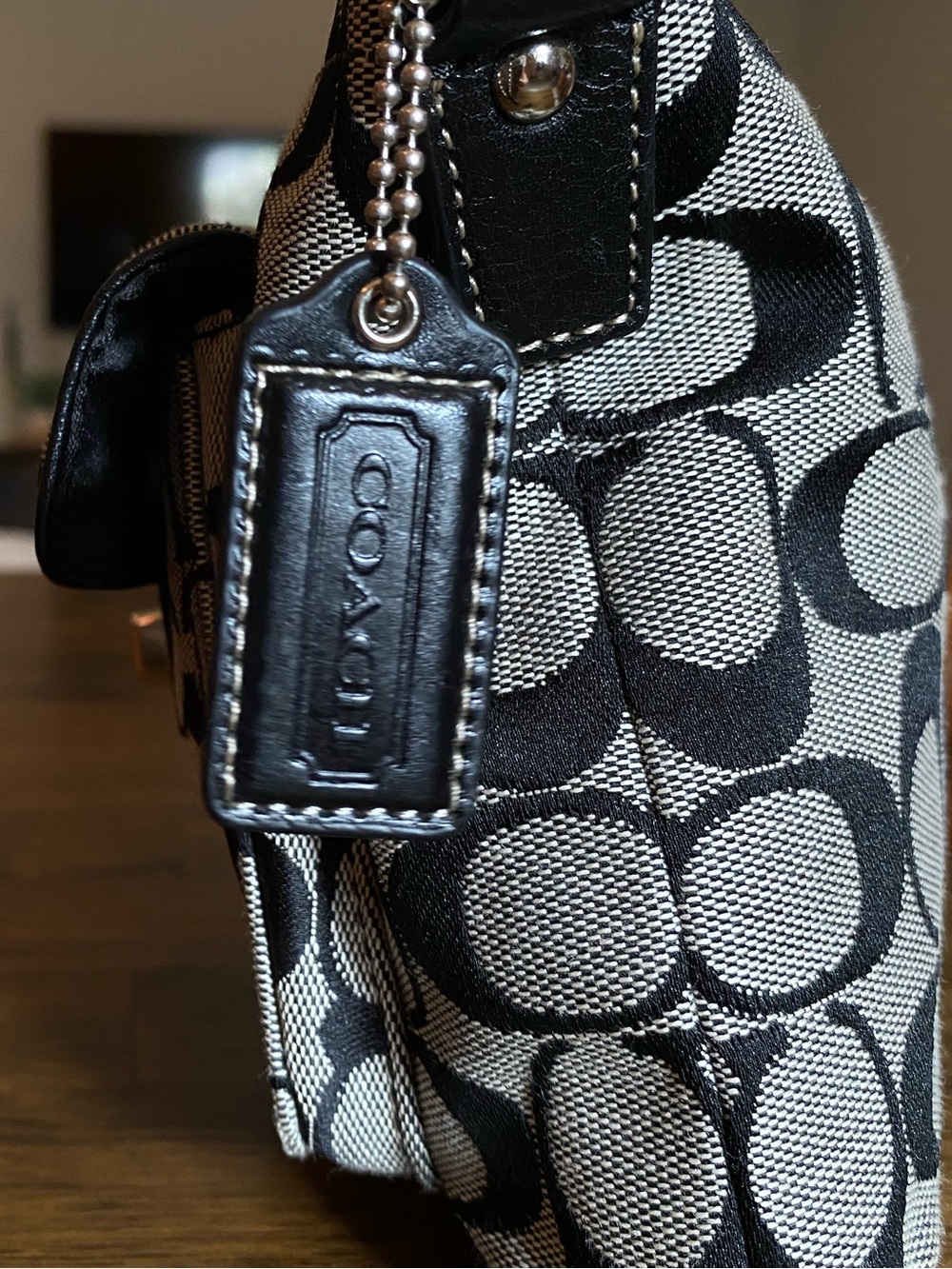 Coach Black and Cream Signature Canvas Shoulder Bag with Turn-Lock Flap - Picture 3 of 8